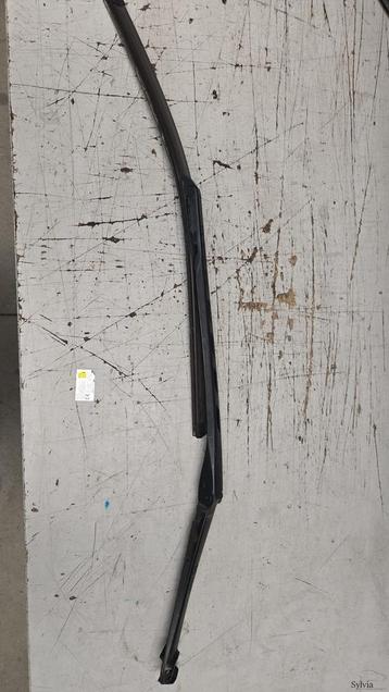 Ruitenwisserarm links voorzijde BMW 5 / 6 serie E60 E61 E64  beschikbaar voor biedingen