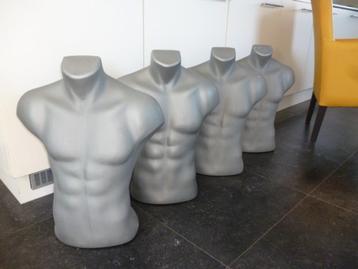 4 bustes pour hommes pour présentation de mannequins