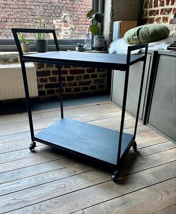 Black service trolley, 60hx60lx35d beschikbaar voor biedingen