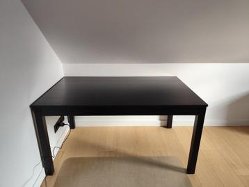 Zwarte keukentafel voor 4 personen beschikbaar voor biedingen