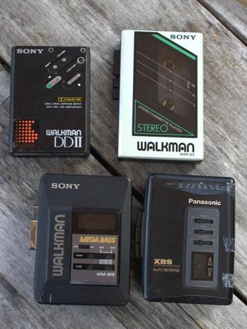 Set van 4 vintage Walkman- en Panasonic Walkman-spelers beschikbaar voor biedingen