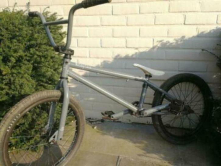 Velo BMX GT roues 20 pouce, Fietsen en Brommers, Fietsen | Crossfietsen en BMX, Gebruikt, Staal, Ophalen