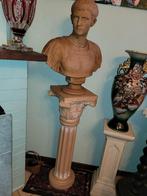 zeer grote terra-cotta buste op zuil, Enlèvement
