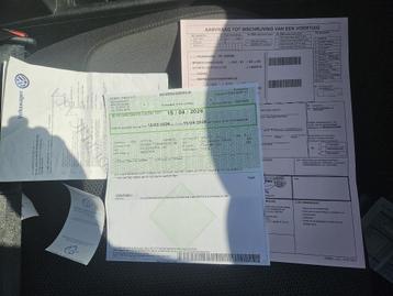 VW TOURAN met Keuring  Car-Pass, Auto's, Voorwielaandrijving, Testrit aan huis, 4 cilinders, Zwart
