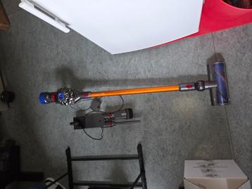 Dyson v8 absolute steelstofzuiger  beschikbaar voor biedingen