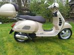 Vespa 125iè GTS.(Abs).amper 599kms!!! Met topkoffer., Motos, Motos | Piaggio, 1 cylindre, Scooter, Particulier, 125 cm³