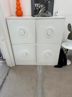 Originele brutalist kast, Ophalen