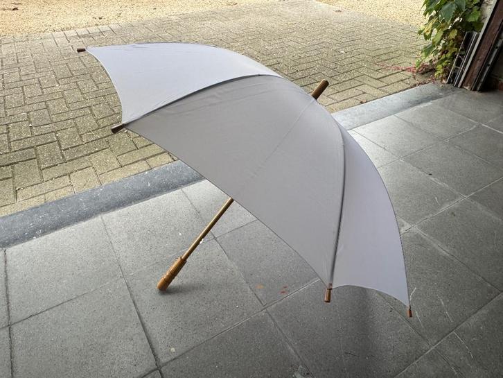 Trouwfeest - Wedding Party - 20 Witte Paraplus/Parasols NEW!, Hobby en Vrije tijd, Feestartikelen, Nieuw, Feestartikel, Ophalen of Verzenden