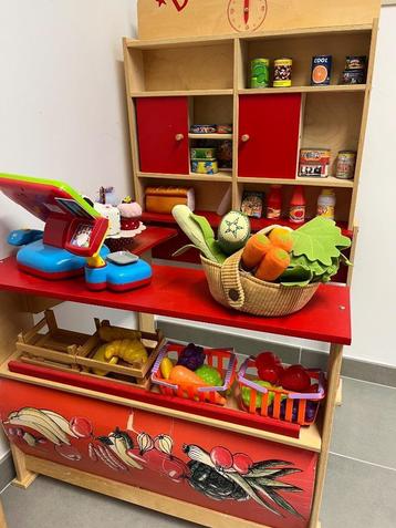 Houten speelgoedwinkeltje met kassa beschikbaar voor biedingen