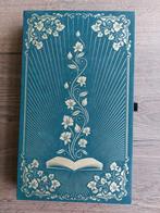 Tomorrowland 2019 box+Amicorum Tomorrowland 2017 (Ø armband), Ophalen of Verzenden, Zo goed als nieuw, Boek, Tijdschrift of Artikel