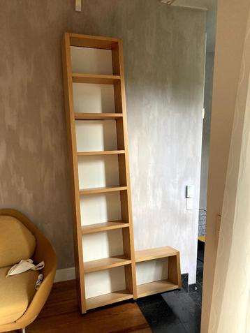 Hülsta boekenrek beschikbaar voor biedingen