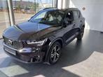Volvo XC40 PLUS DARK HYBRID BENZINE AUTOMAAT SLECHTS 12000KM, Automaat, Stof, Gebruikt, Zwart