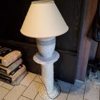 Mooie zuil met lamp, Huis en Inrichting, Woonaccessoires | Zuilen en Pilaren, Ophalen