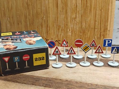 LEGO 1/87 VERKEERSBORDEN  232 IN DOOSJE (1965), Kinderen en Baby's, Speelgoed | Duplo en Lego, Zo goed als nieuw, Lego, Ophalen of Verzenden
