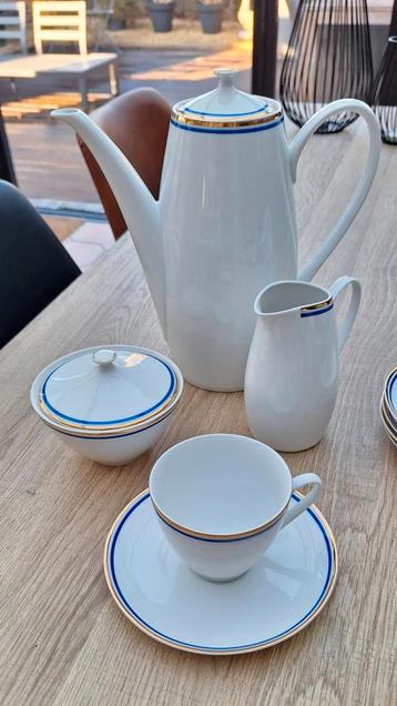 Koffieservies voor 10 personen Wit Blauw Gouden randje, Antiek en Kunst, Antiek | Servies compleet, Ophalen