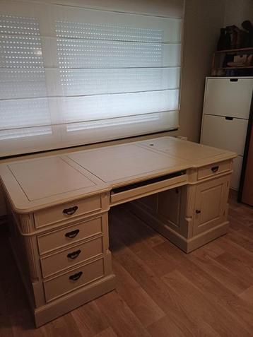 Landelijke bureau beschikbaar voor biedingen