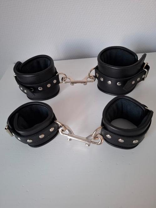 4 menottes en cuir souple, Handtassen en Accessoires, Enkelbandjes en Enkelkettinkjes, Nieuw