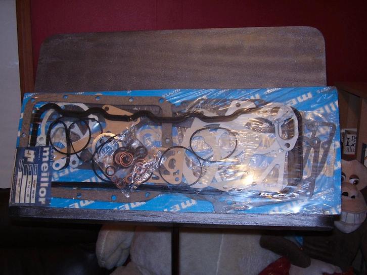 Een complete pakkingset voor PEUGEOT INDENOR 204, Auto-onderdelen, Overige Auto-onderdelen, Oldtimer onderdelen, Peugeot, Nieuw