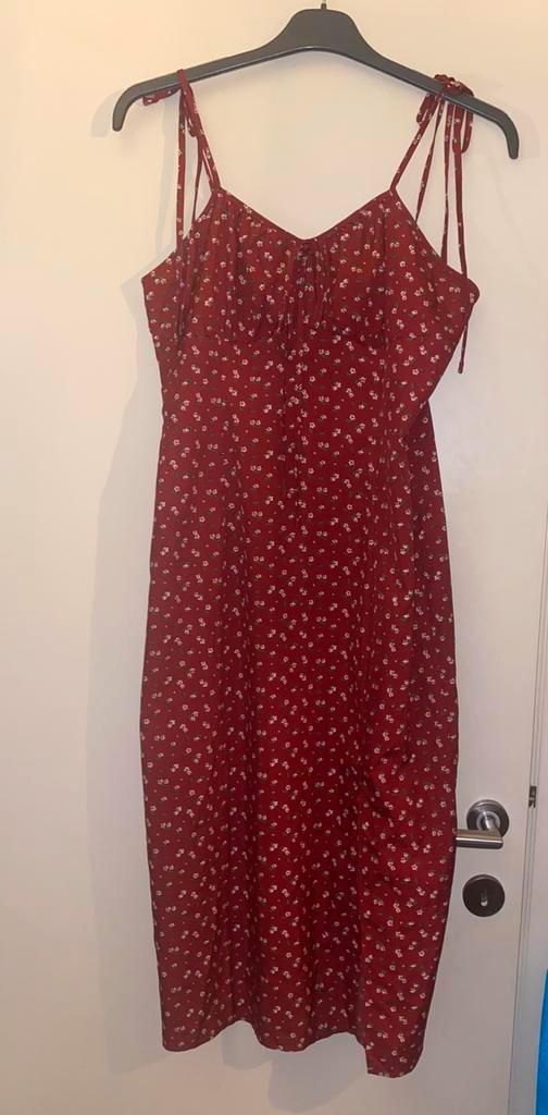 🔥 Jurk met bloemetjes - maat M, Kleding | Dames, Jurken, Zo goed als nieuw, Maat 38/40 (M), Rood, Ophalen of Verzenden
