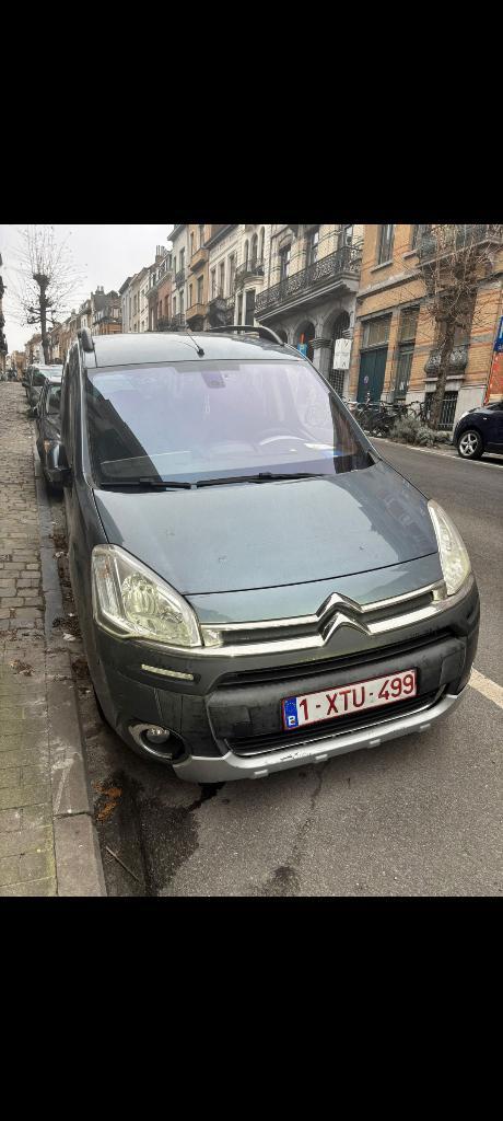 Citroën berlingo 16 hdi negociable 5.500€, Auto's, Citroën, Particulier, Berlingo, Diesel, Euro 5, Ophalen