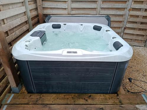 Jacuzzi bubbelbad spa Bologna 2m x 2m, Tuin en Terras, Bubbelbaden en Hottubs, Zo goed als nieuw, Ophalen