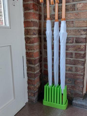 Moderne parapluhouder beschikbaar voor biedingen