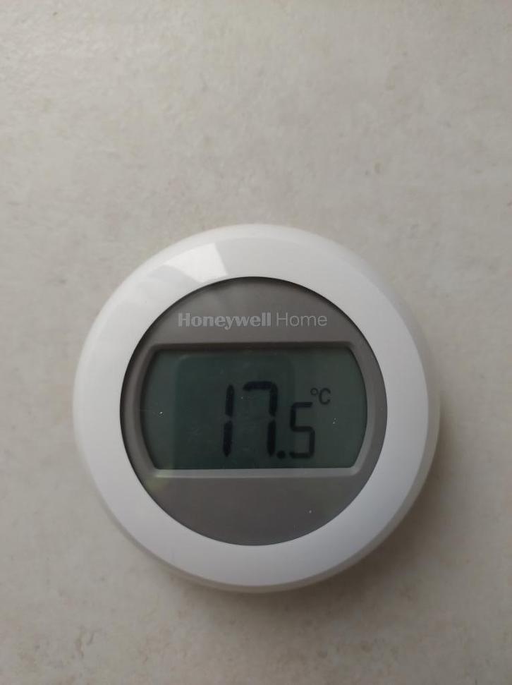 Honeywell Round Aan/Uit Kamerthermostaat, Doe-het-zelf en Bouw, Thermostaten, Zo goed als nieuw, Slimme thermostaat, Ophalen