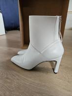 Chic schoenen van UNISA, Ophalen, Nieuw, Wit