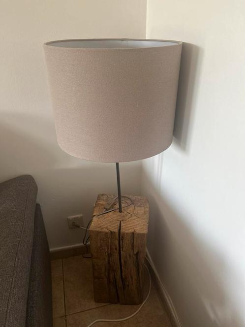 Lampe artisanale en bois massif, Huis en Inrichting, Lampen | Lampenkappen, Zo goed als nieuw, Ophalen