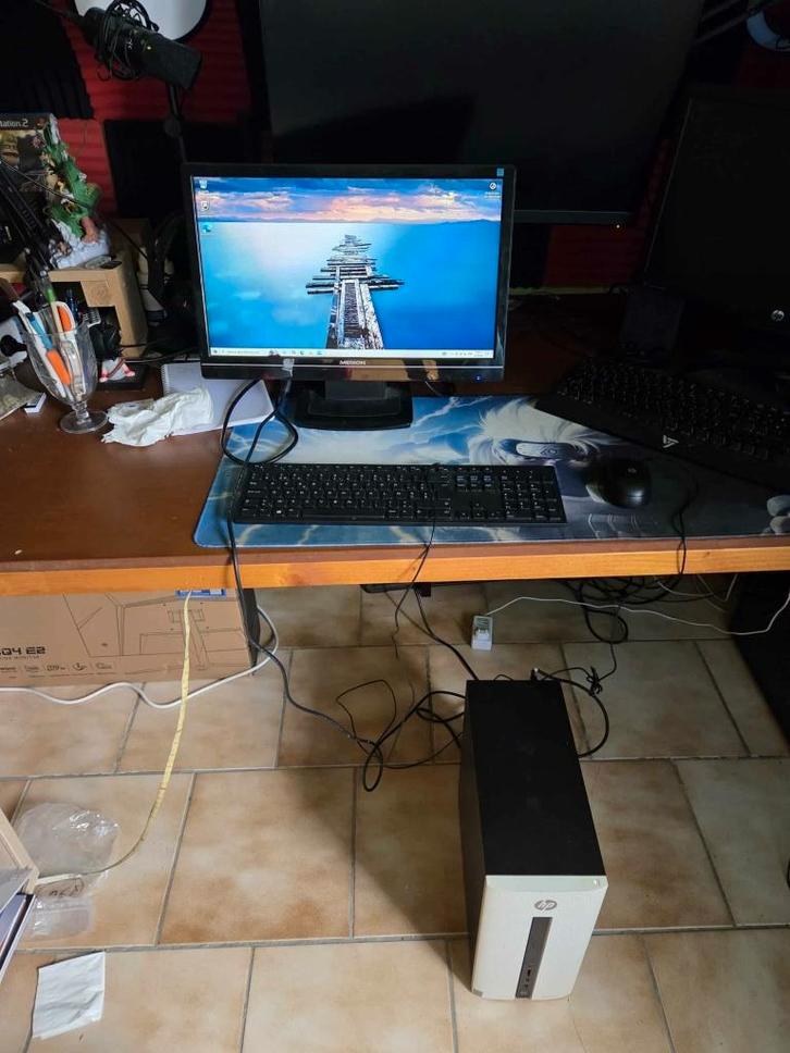 Ordinateur de bureau, Computers en Software, Desktop Pc's, Gebruikt, 2 tot 3 Ghz, 8 GB, Met monitor, Ophalen