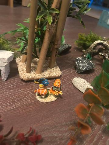 Fake aquarium planten & decoratie  beschikbaar voor biedingen