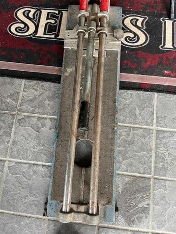 2 tegelsnijders te koop beschikbaar voor biedingen