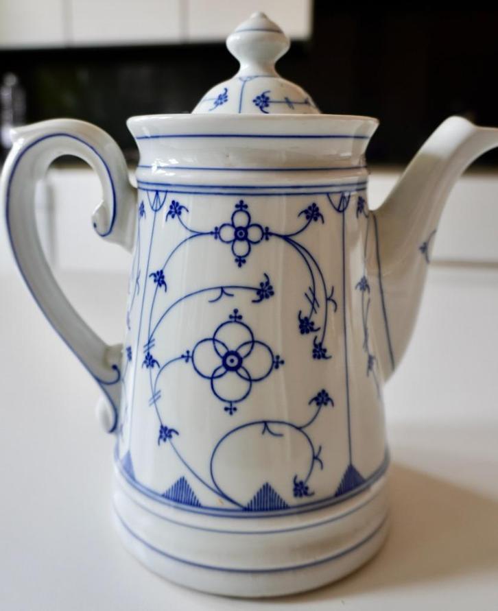 Porseleinen koffiepot, Antiek en Kunst, Antiek | Porselein, Ophalen of Verzenden