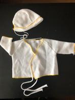 Poppenkleren in gebreide stof: muts en jasje, Ophalen of Verzenden, Gebruikt, Accessoires