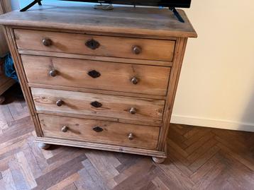 Schuivencommode in grenen beschikbaar voor biedingen