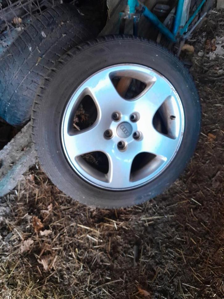 Audi velgen originele met winterbanden 205/55/16, Auto-onderdelen, Banden en Velgen, Banden en Velgen, Winterbanden, 16 inch, 205 mm