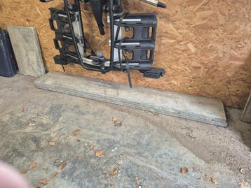Betonplaten beschikbaar voor biedingen