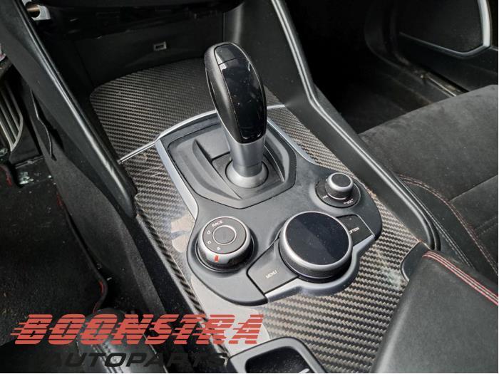 Selectiehendel automaat van een Alfa Romeo Giulia, Auto-onderdelen, Interieur en Bekleding, Alfa Romeo, Gebruikt, 3 maanden garantie