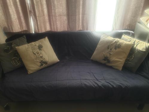 Te koop wegens verhuizing !!, Huis en Inrichting, Woonaccessoires | Kussens, Zo goed als nieuw, Ophalen