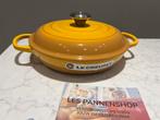 Nouveau Le Creuset Campagnard 26 cm Nectar, Neuf, Enlèvement ou Envoi, Poêle à frire ou Sauteuse, Plaque céramique