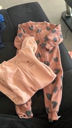 2 pyjamas chauds 18m, Enfants & Bébés, Enlèvement ou Envoi, Utilisé, Fille, Vêtements de nuit ou Sous-vêtements