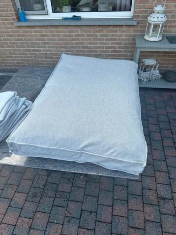 Kussens voor op paletten beschikbaar voor biedingen