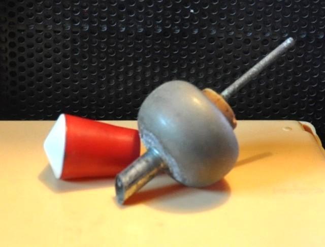 bouchon verseur vintage metal avec bouchon fermoir, Collections, Collections Autre, Utilisé, Enlèvement ou Envoi