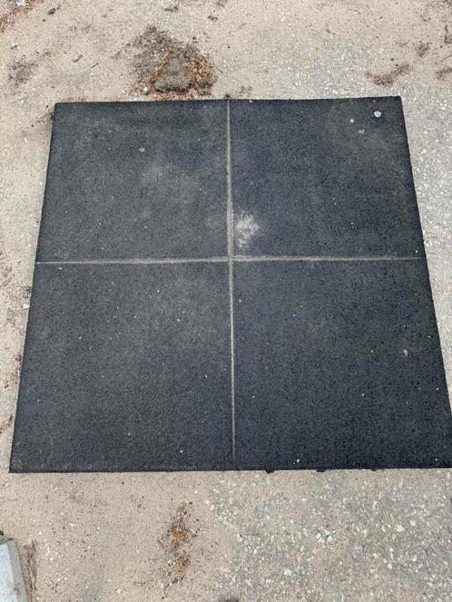 Rubberen tegels 100x100x4 speeltoestel dak stal ruim 35m2, Dieren en Toebehoren, Stalling en Weidegang