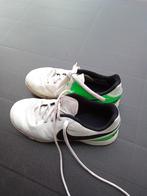 indoor sport/voetbalschoen Nike 33.5, Utilisé, Enlèvement ou Envoi, Chaussures