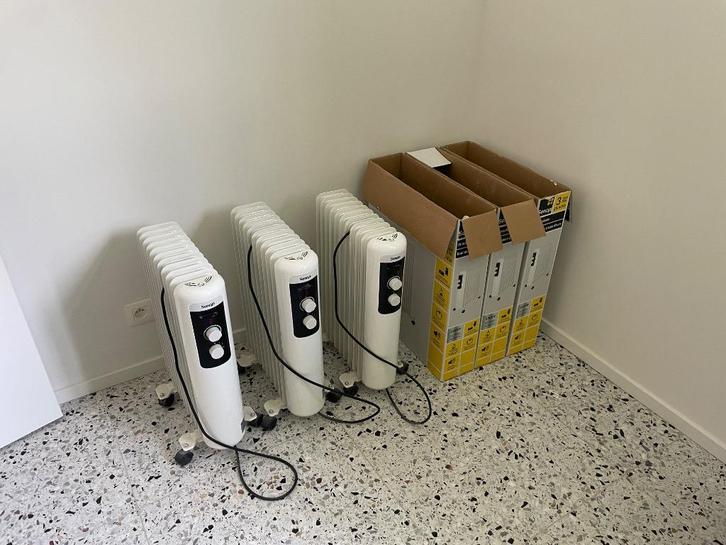 3 radiateurs à bain d'huile Sencys 2500W  –Garantie 2028, Bricolage & Construction, Chauffage & Radiateurs, Comme neuf, Thermostat