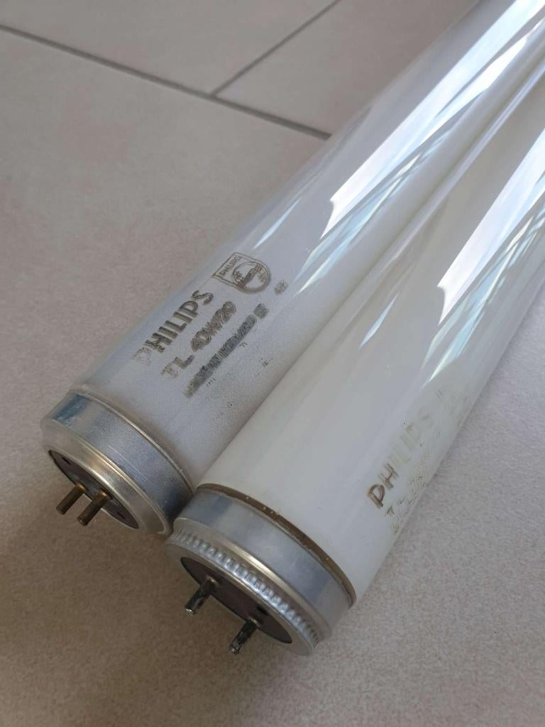 2x TL buis buislamp Philips TL 40W/29 120cm x 3,5cm GEEN LED, Huis en Inrichting, Lampen | Plafondlampen, Ophalen