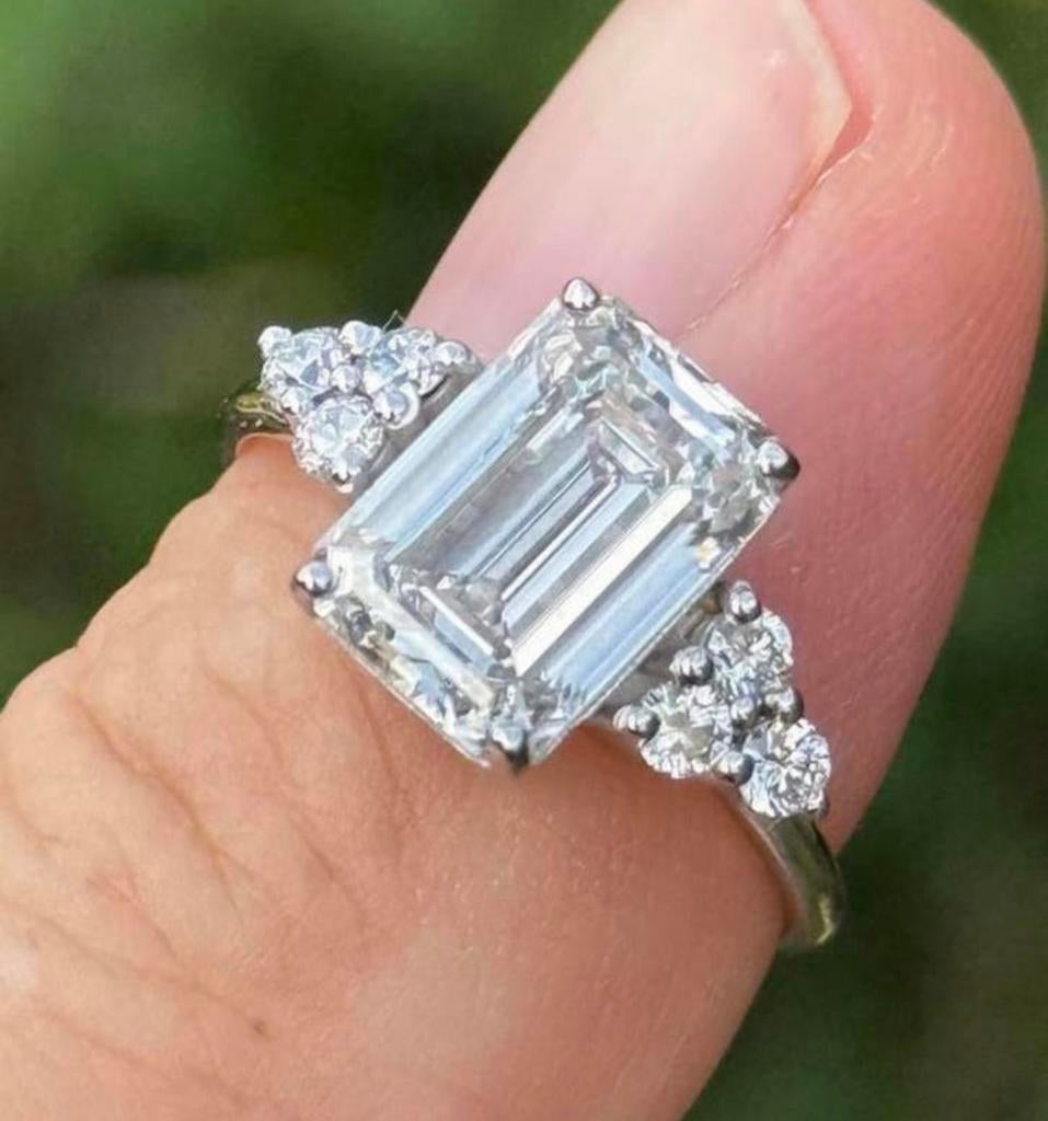 Schitterende 3.38ct Smaragd Lab Diamant Ring 14k Witgoud, Nieuw, Ophalen of Verzenden, 17 tot 18, Met edelsteen