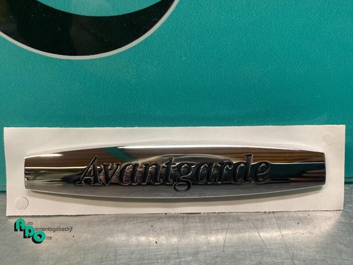 Emblème d'un Mercedes Vito (Vito 14-), Autos : Pièces & Accessoires, Carrosserie & Tôlerie, Mercedes-Benz, Neuf, 3 mois de garantie