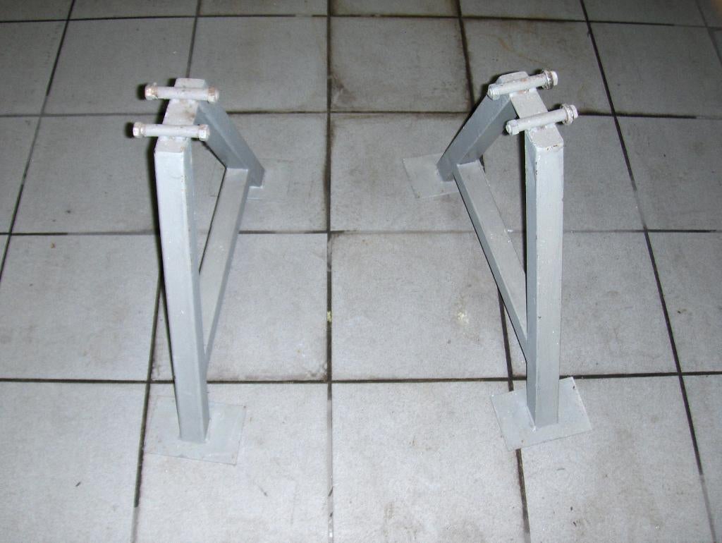 Dérouleur revêtement de sol. 2 supports+ 1barre acier 4m50, Enlèvement, Utilisé